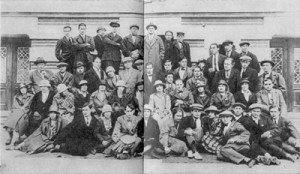 М.А. Чехов с труппой МХАТ-2 во время гастролей по югу страны. 1925